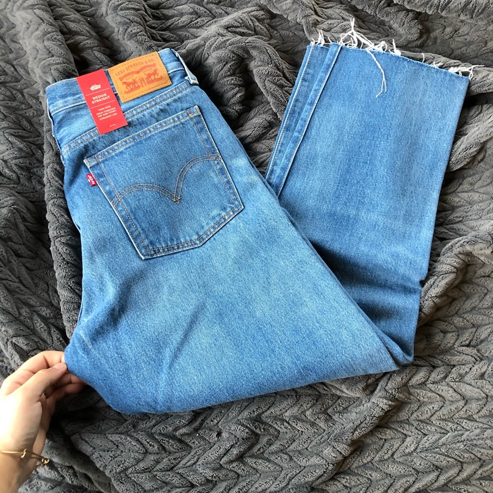 NWT ✨ Levi’s Wedgie Fit Straight Leg Denim